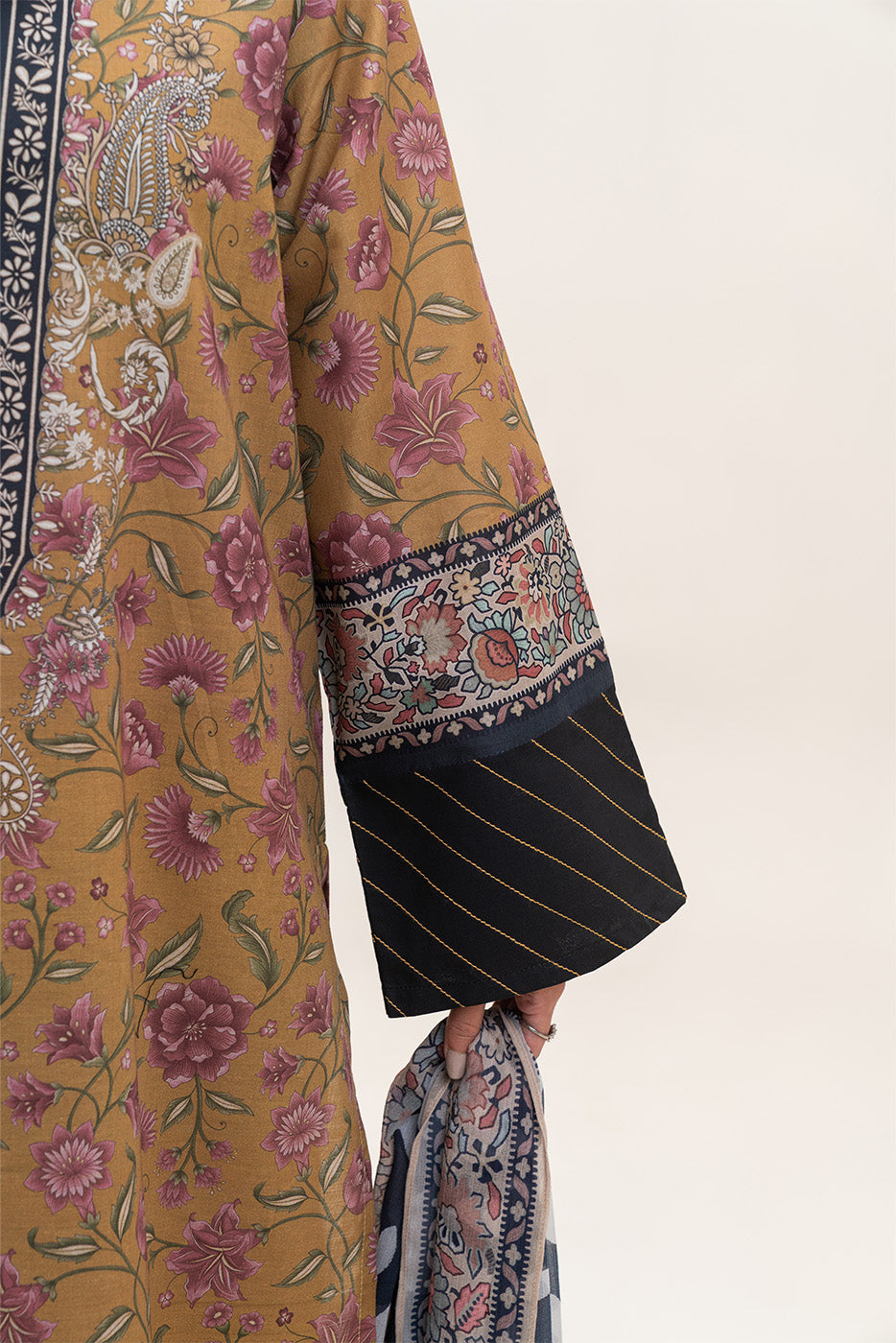 Beechtree | Printed lawn | Unstitched | 3 Piece   3PC