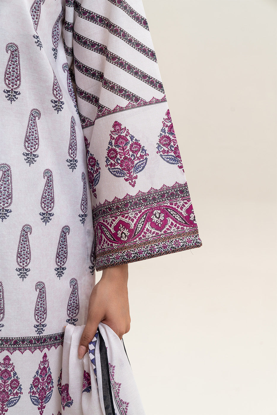 Beechtree | Printed lawn | Unstitched | 3 Piece   3PC